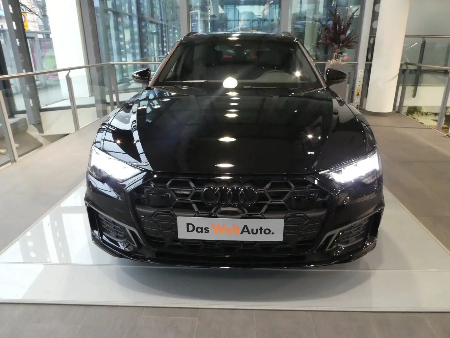 Audi A6 55 TFSI e quattro S line Schwarz - 2