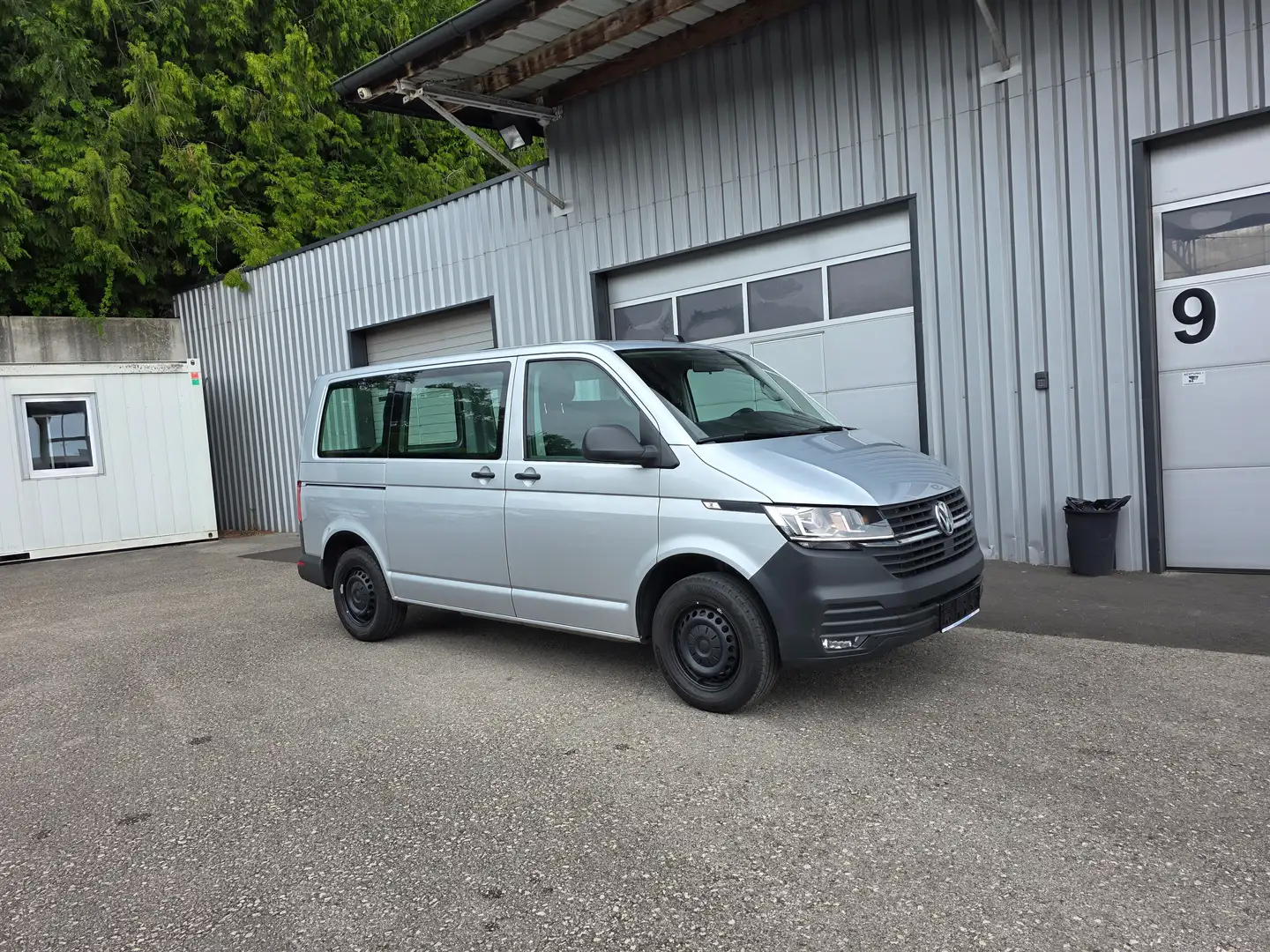 Volkswagen T6.1 Kombi FWD Grau - 2