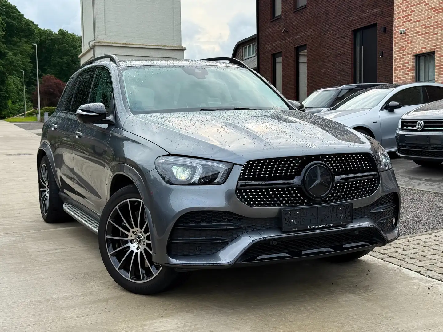 Mercedes-Benz GLE 350 e AMG-Line 4MATIC *Pano**360**Shadow**Burmester* Grijs - 1
