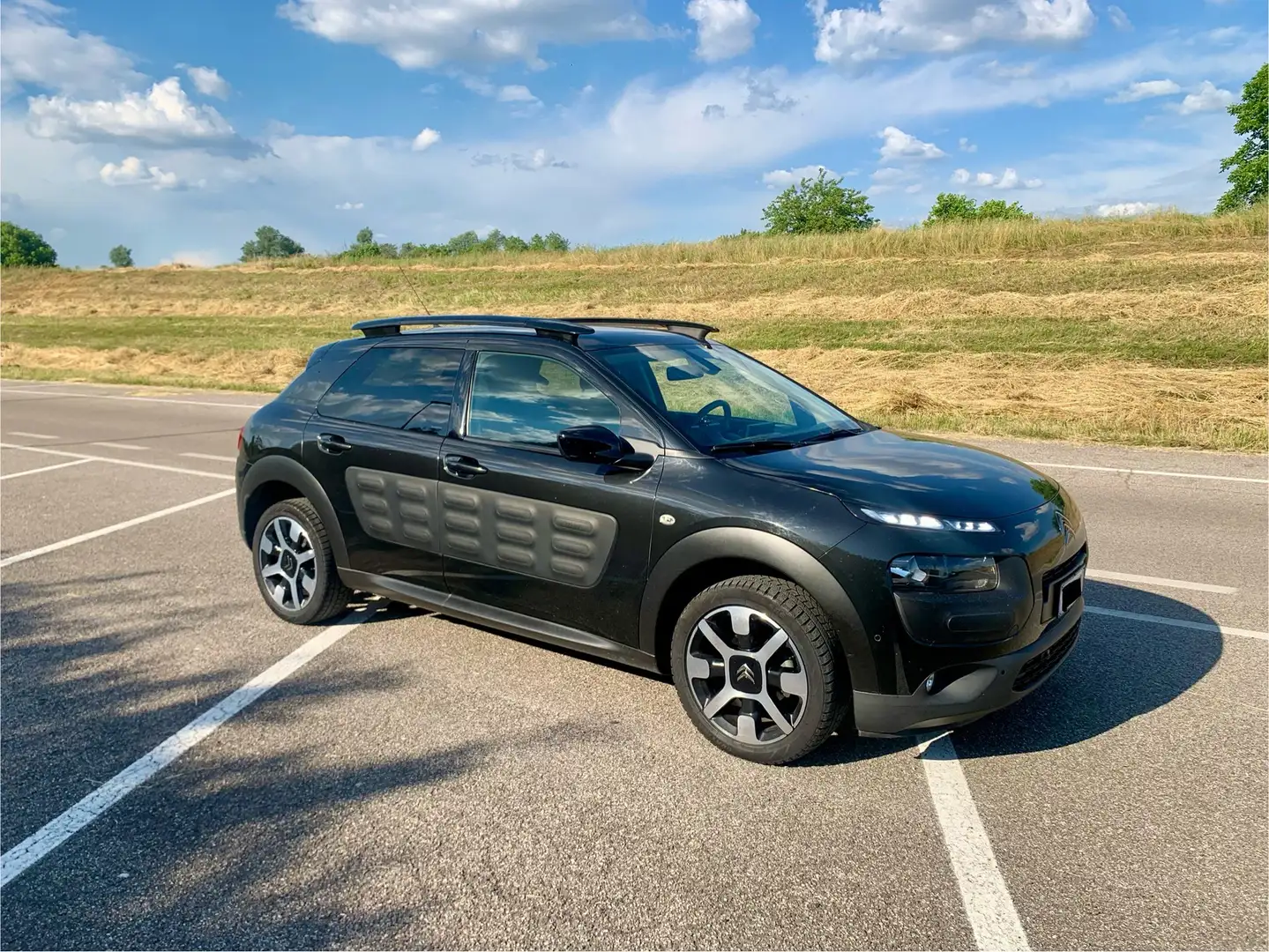 Citroen C4 Cactus 1.6 blue HDi Nero - 1