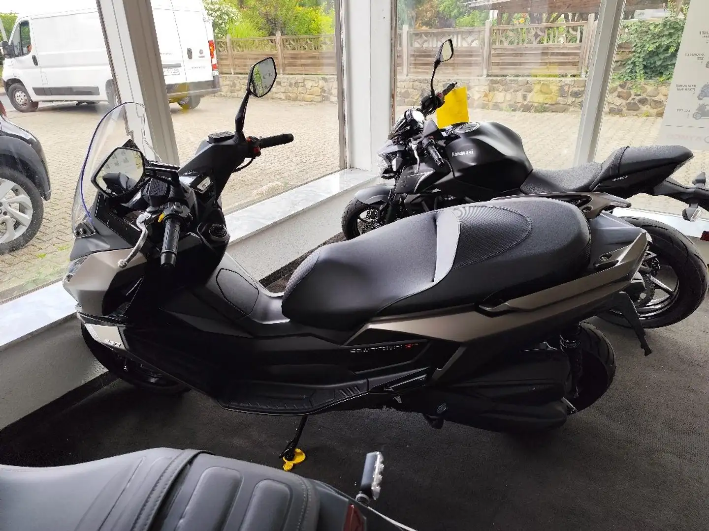Kymco Downtown 350i GT 350i TCS Gris - 1