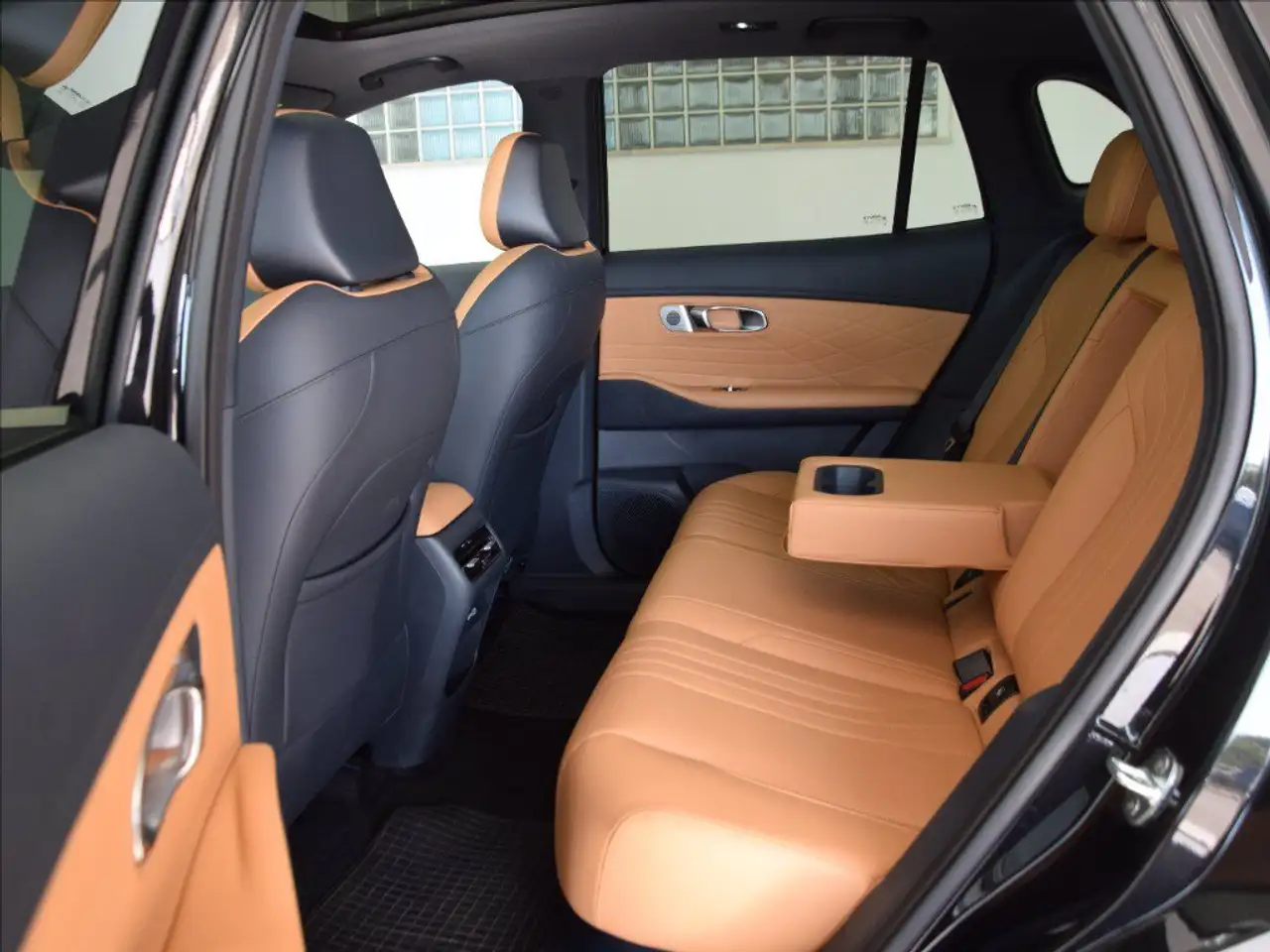 Geely Starray EM-i 2025 — фото 11