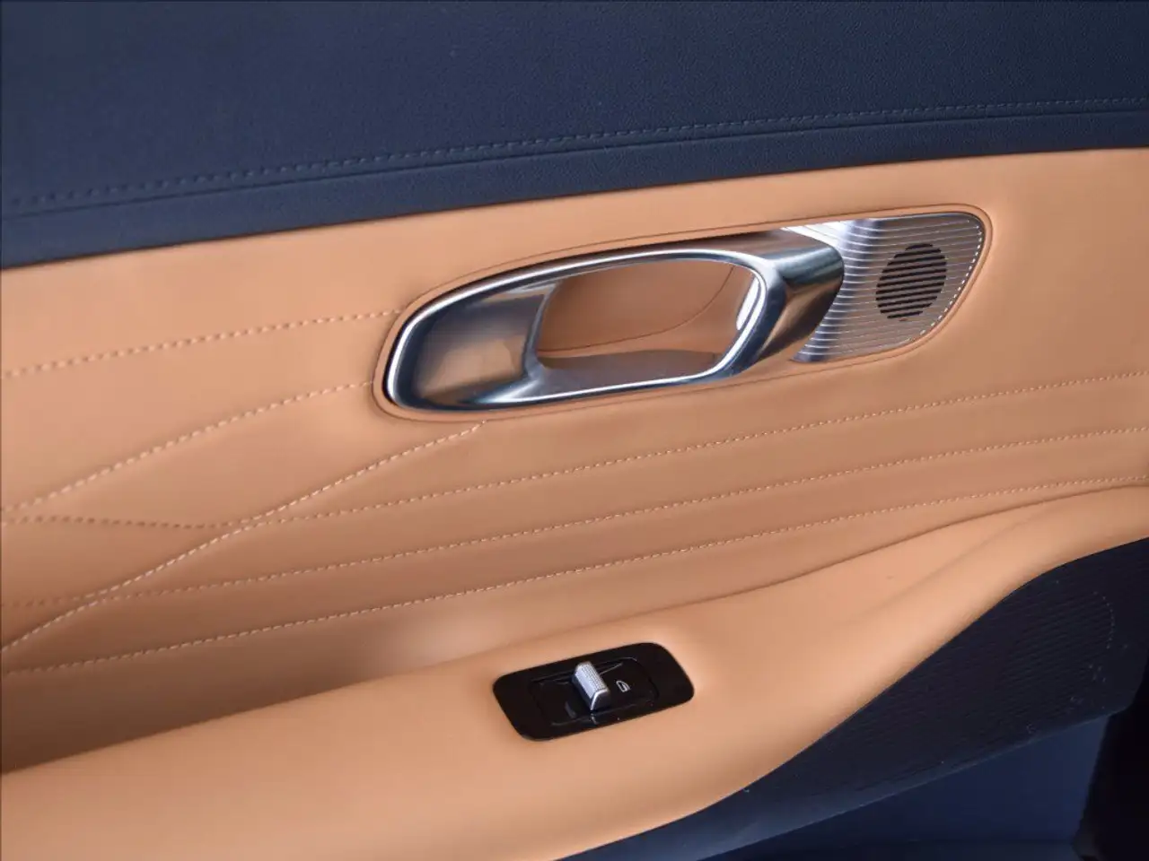Geely Starray EM-i 2025 — фото 14