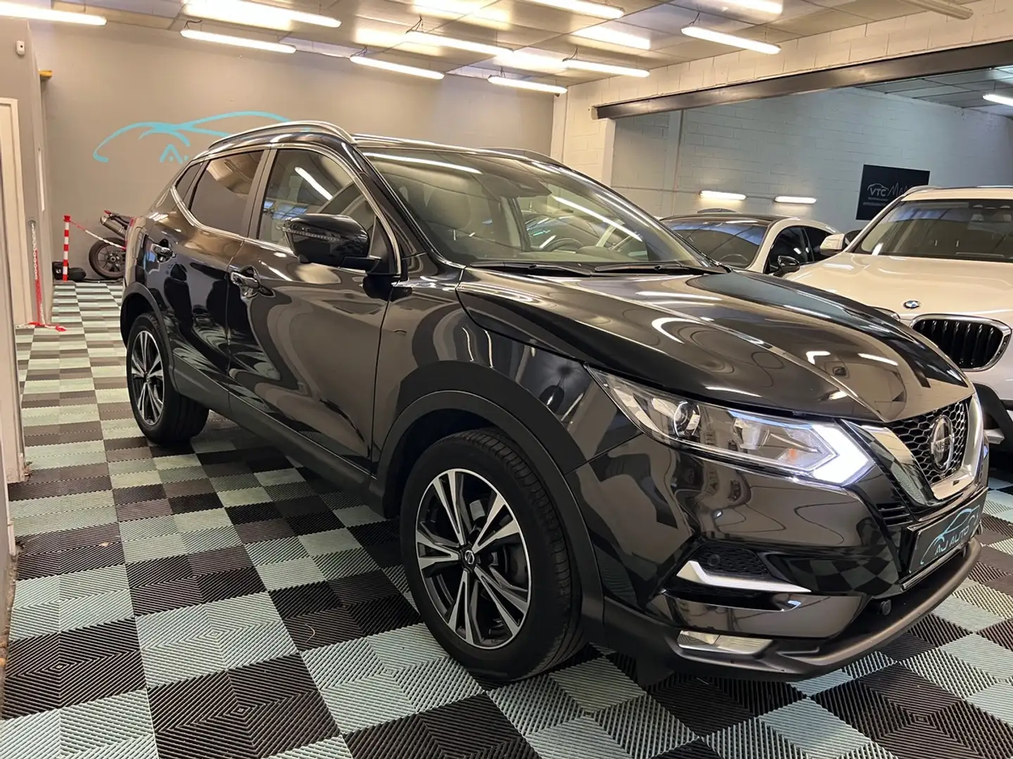 Nissan Qashqai II (2) 1.3 DIG-T 160 DCT N-CONNECTA Noir - 2