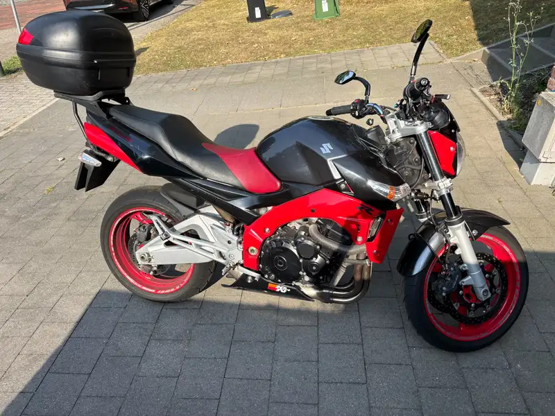 Suzuki GSR 600 - foto 3