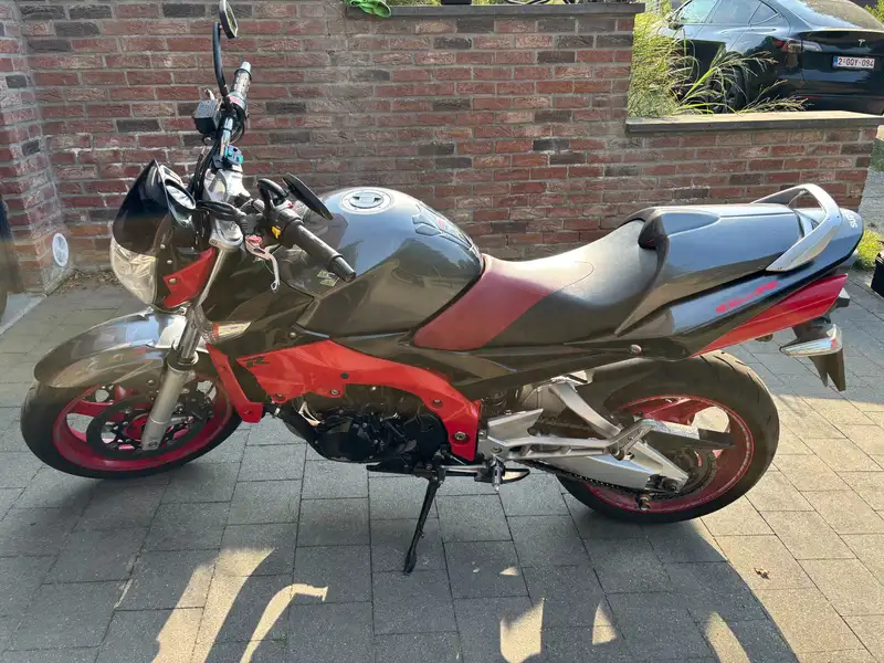 Suzuki GSR 600 - foto 2