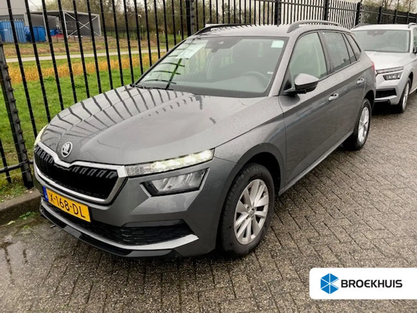 Skoda Kamiq 1.0 TSI Ambition 111pk DSG/AUTO | Navigatie via ap Gris - 1