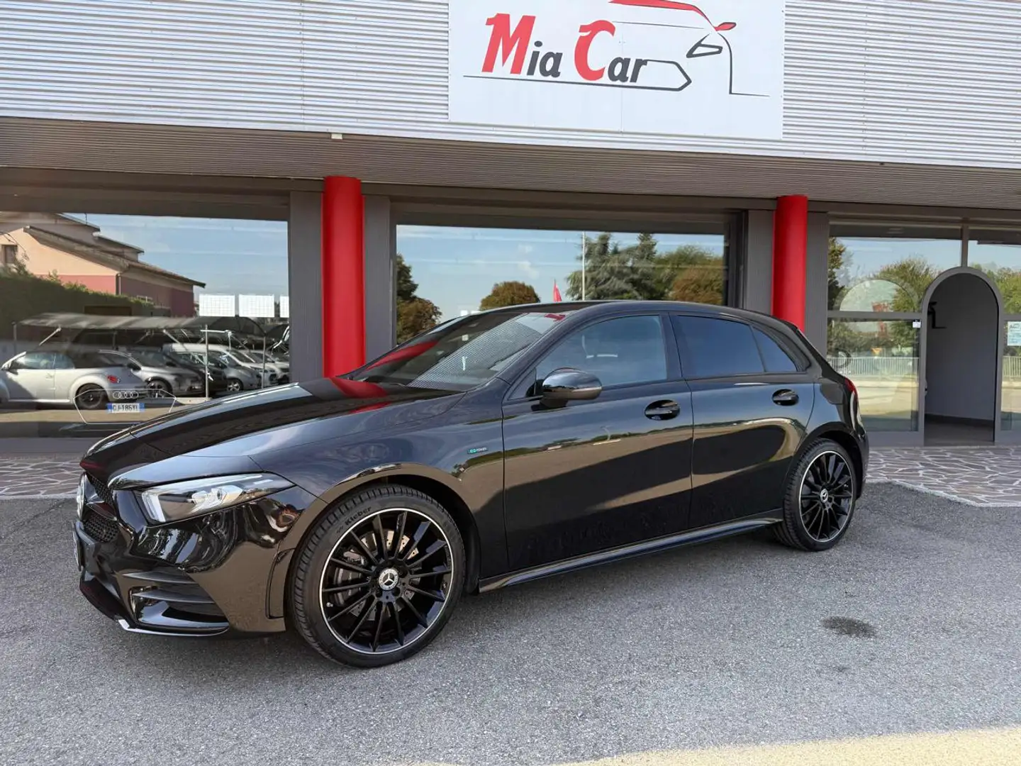 Mercedes-Benz A 250 e Automatic EQ-Power Premium X NEOPATENTATI Nero - 1