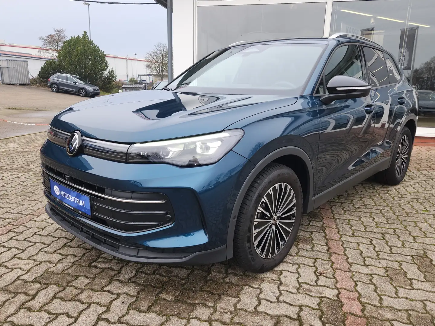 Volkswagen Tiguan 2.0 TDI DSG Goal Matrix AHK 360° Keyless EasyOpen Bleu - 2