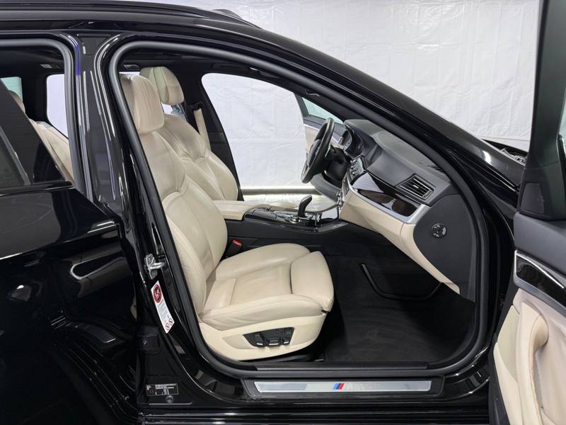 BMW 550 i M Touring 1HND PANO HUD 360° MEMORY KEY XEN — photo 15