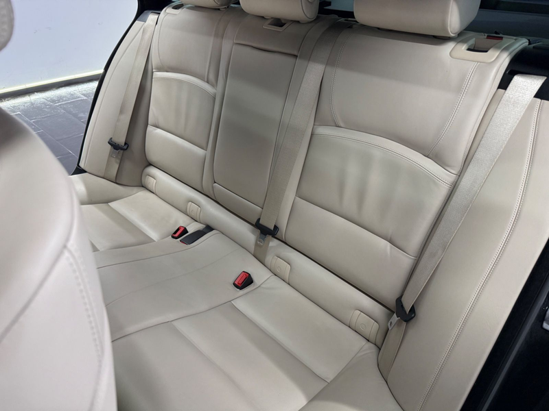 BMW 550 i M Touring 1HND PANO HUD 360° MEMORY KEY XEN — photo 11
