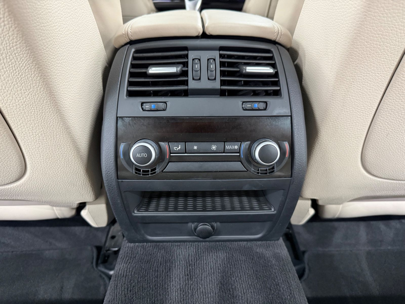 BMW 550 i M Touring 1HND PANO HUD 360° MEMORY KEY XEN — photo 14