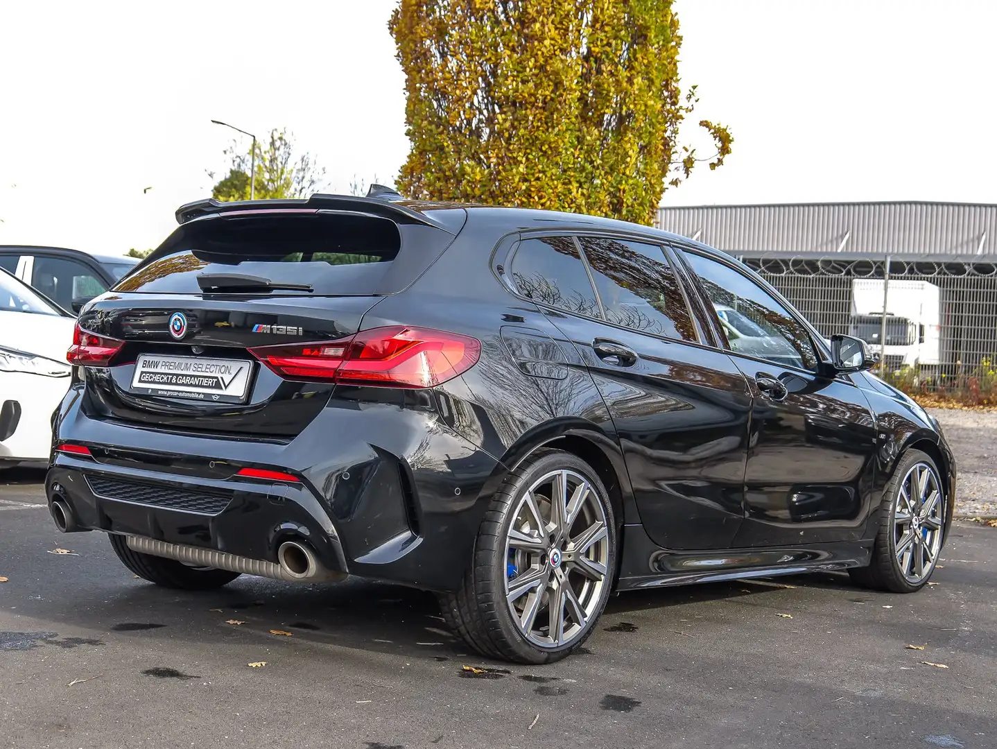 BMW 135 M135i xDrive HUD PANO RFK NAVI LED PDC V+H LM Schwarz - 2