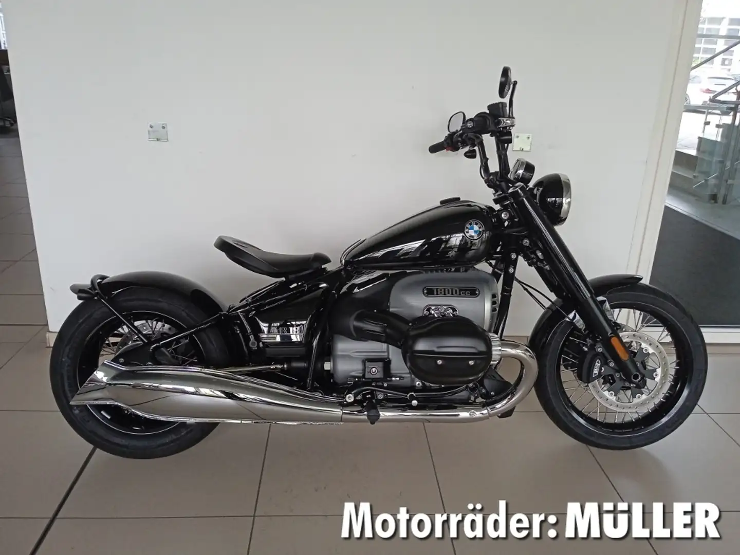 BMW R 18 Umbau mit Roland Sands Teilen, Kellermann Bullet Noir - 1