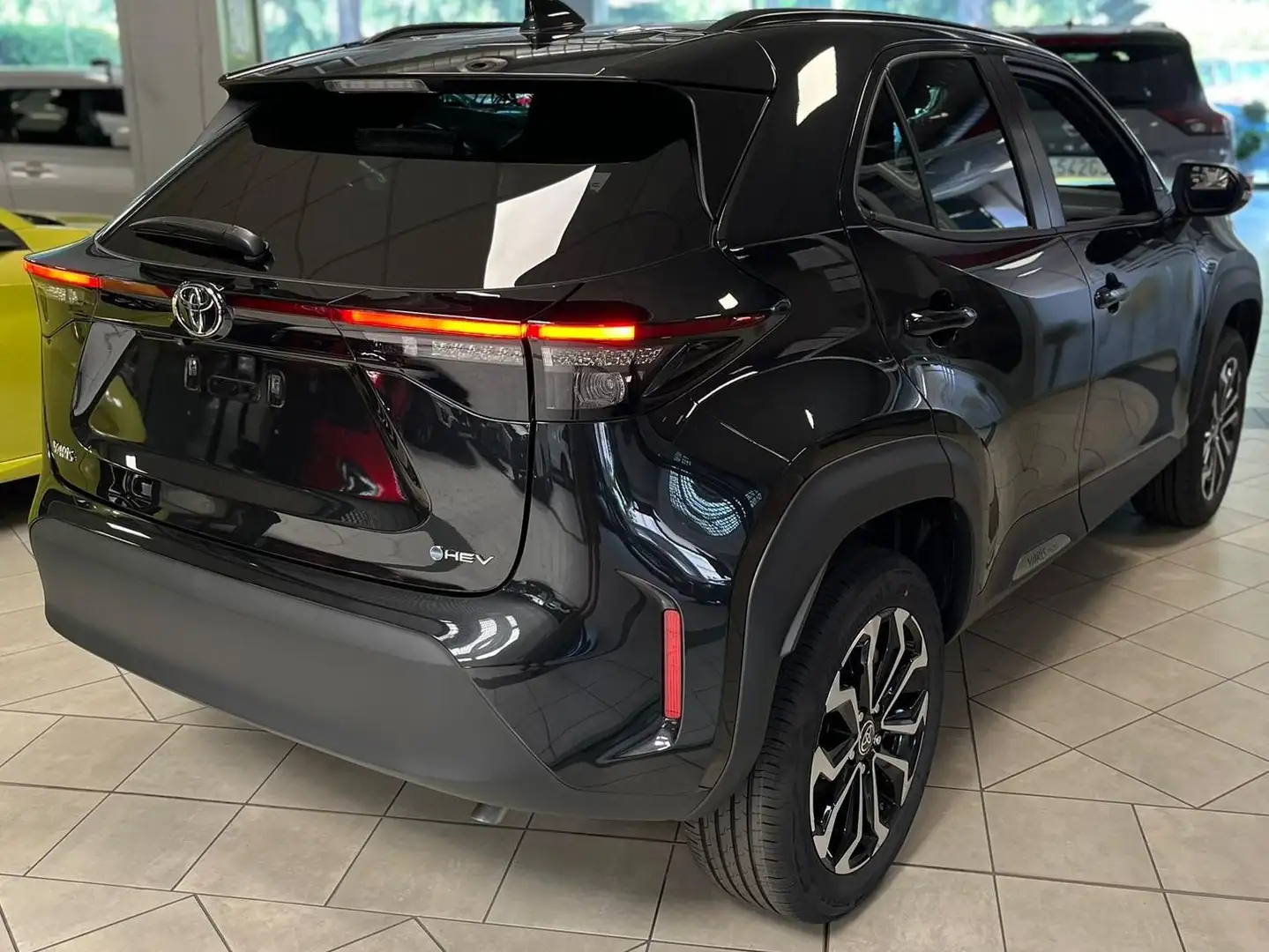 Toyota Yaris Cross ULTIMA! Trend 130cv e-cvt sconto 6000€ Nero - 2