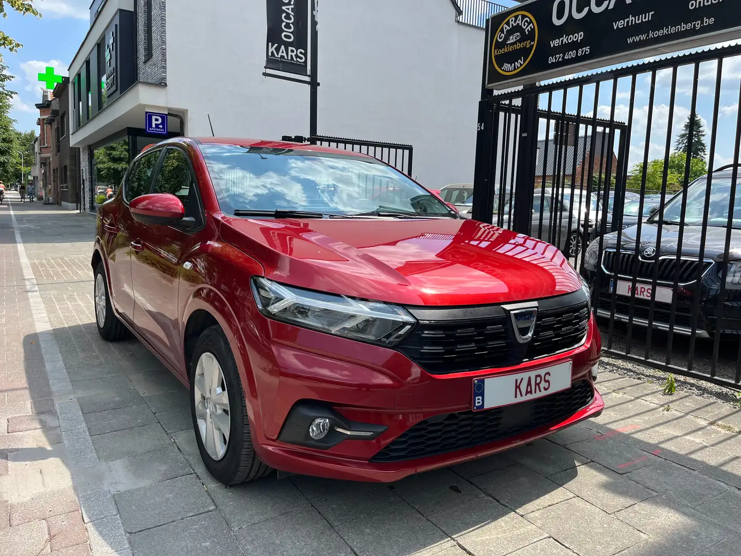 Dacia Sandero 1.0 TCe Comfort/1E EIG/SENSOR/LICHTMV/CRUISECON Rojo - 2