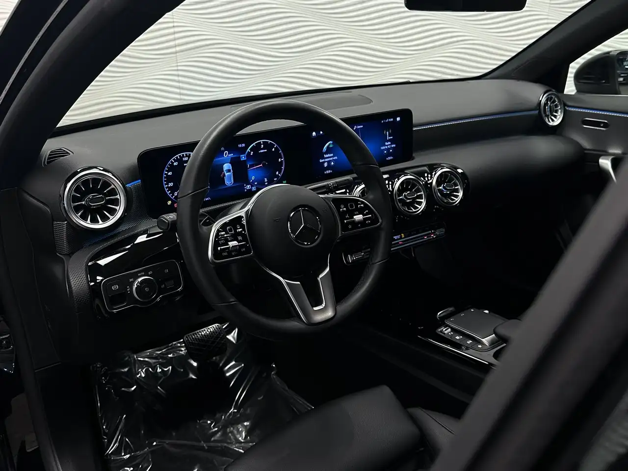 Mercedes-Benz A-Class 180d*AUT*CARPLAY*CAMERA*ZTLVERW.*, миниатюра 17