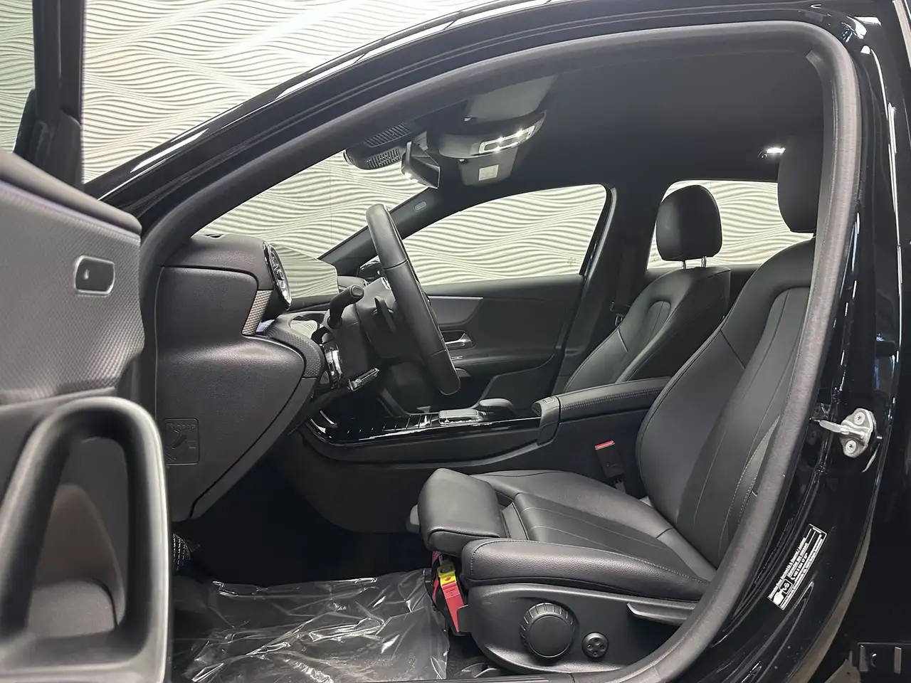 Mercedes-Benz A-Class 180d*AUT*CARPLAY*CAMERA*ZTLVERW.*, миниатюра 16