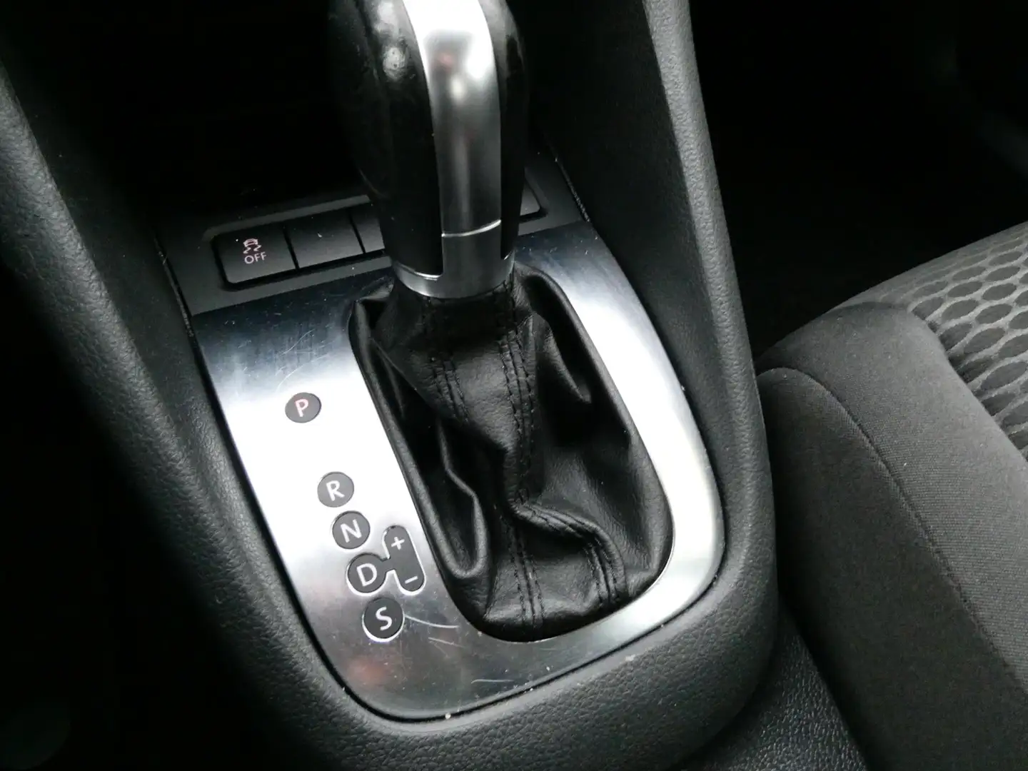 Volkswagen Golf 1.2 TSI Trend Automaat 1e eigenaar 5-deurs Airco N Noir - 2