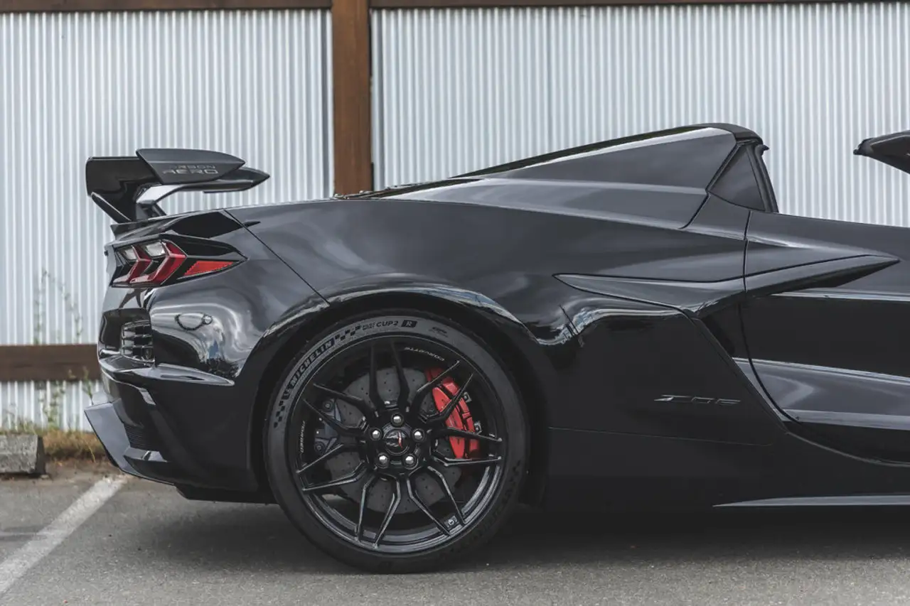 Chevrolet Corvette снимка Chevrolet Corvette