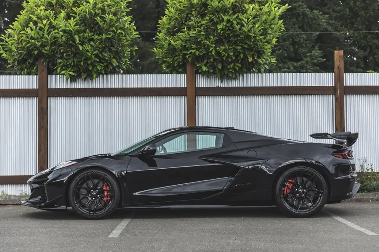 Chevrolet Corvette снимка Chevrolet Corvette