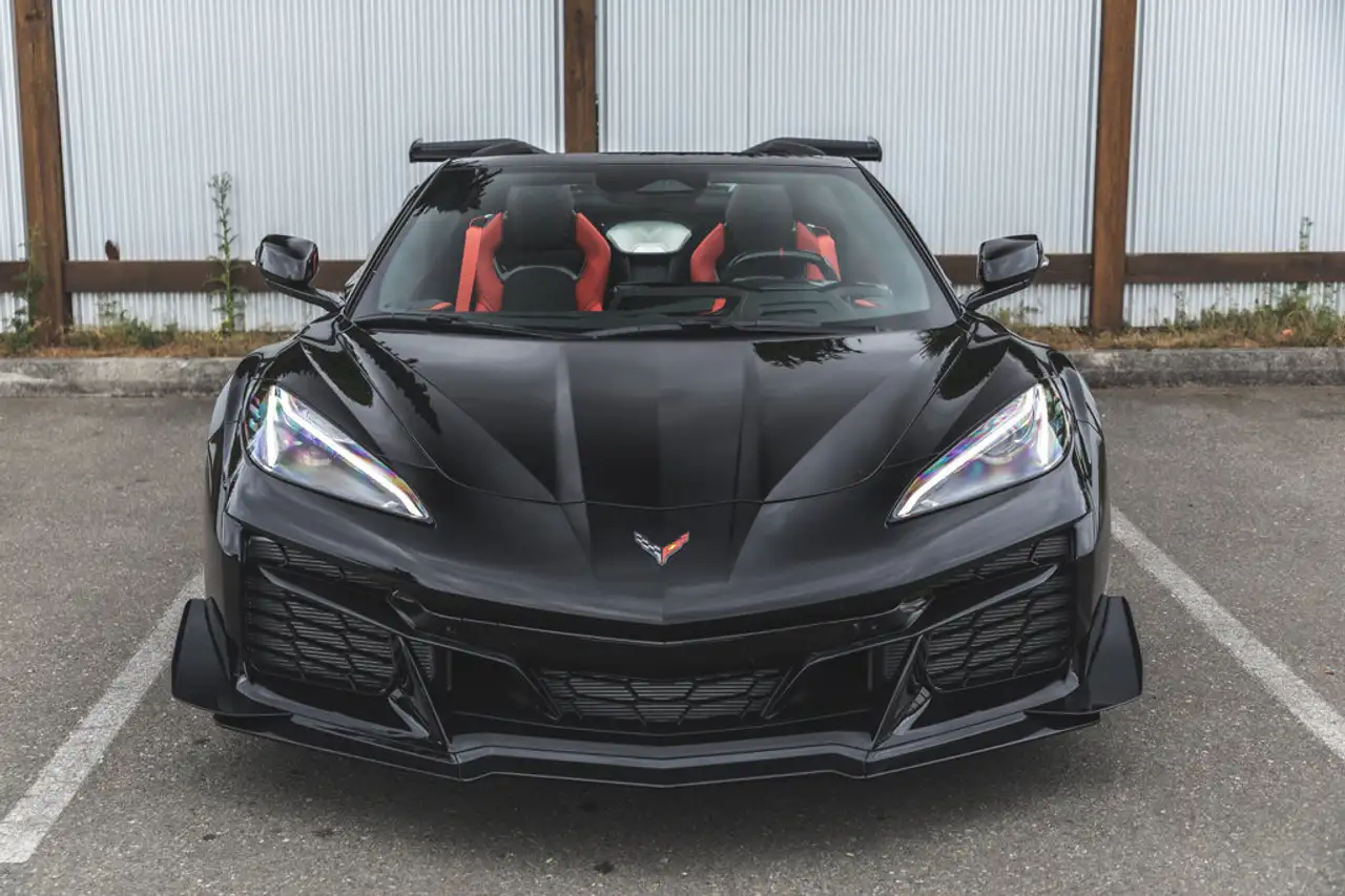 Chevrolet Corvette снимка Chevrolet Corvette