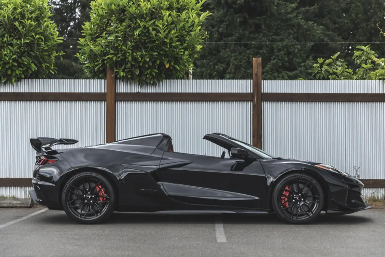 Chevrolet Corvette снимка Chevrolet Corvette