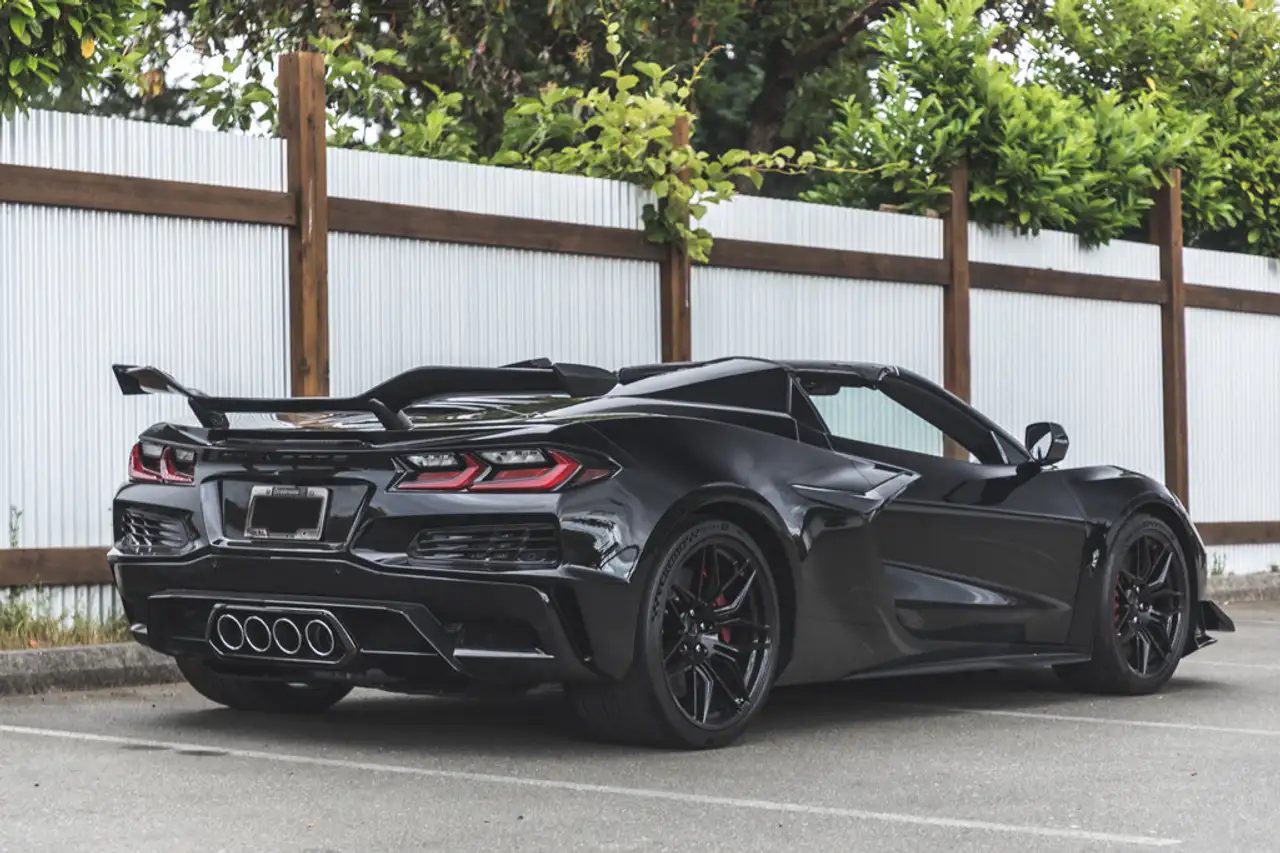 Chevrolet Corvette снимка Chevrolet Corvette