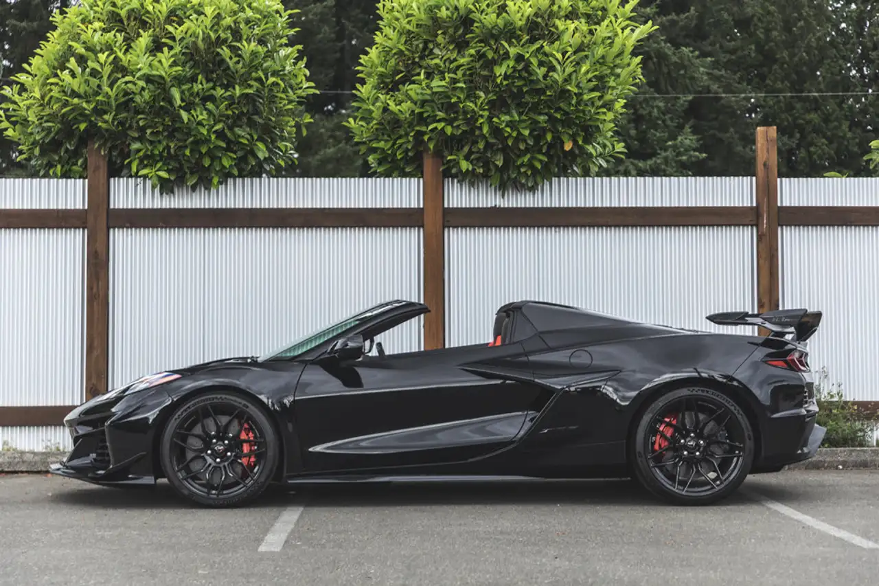 Chevrolet Corvette снимка Chevrolet Corvette