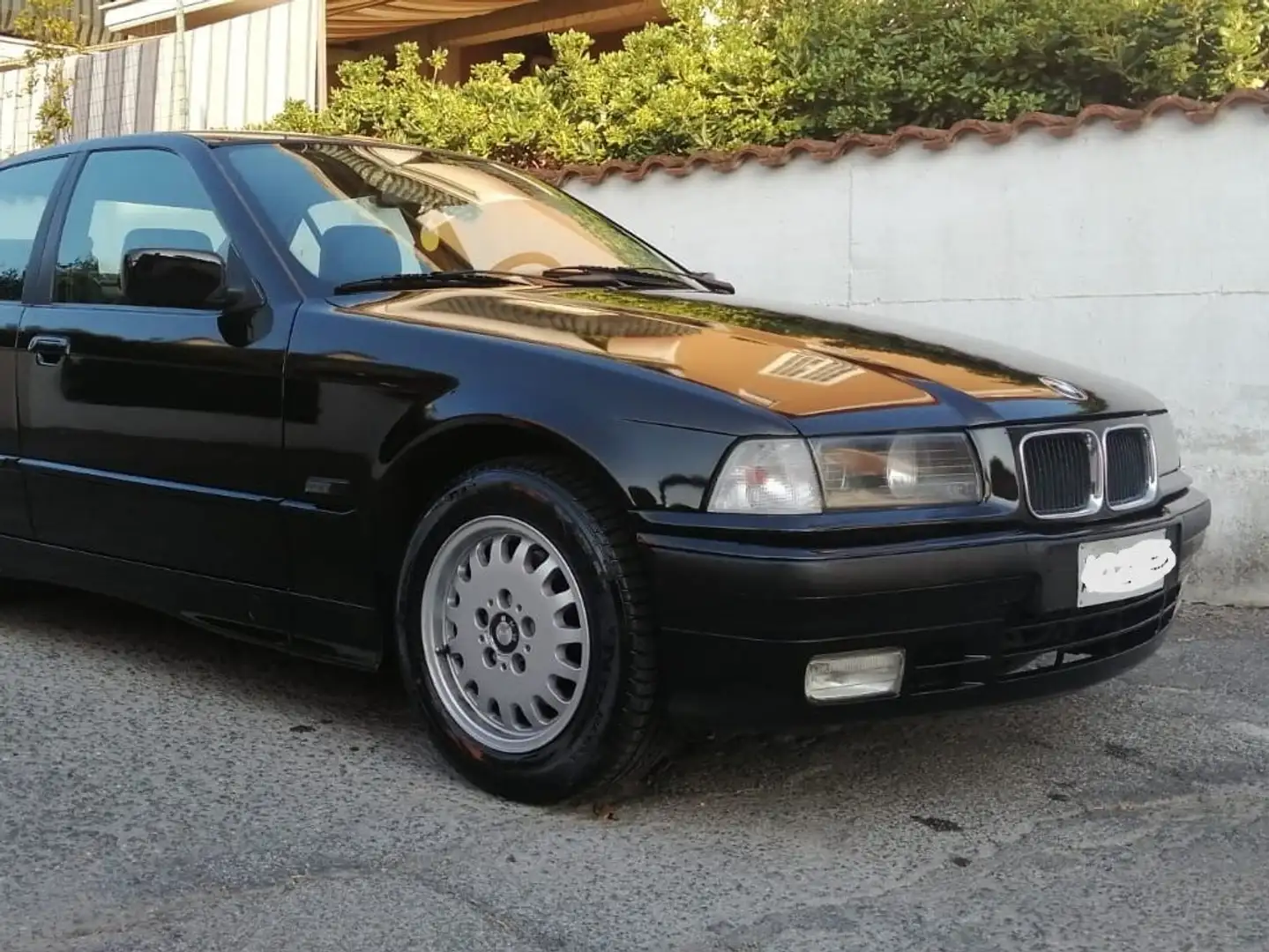 BMW 318 318i Europa - 1