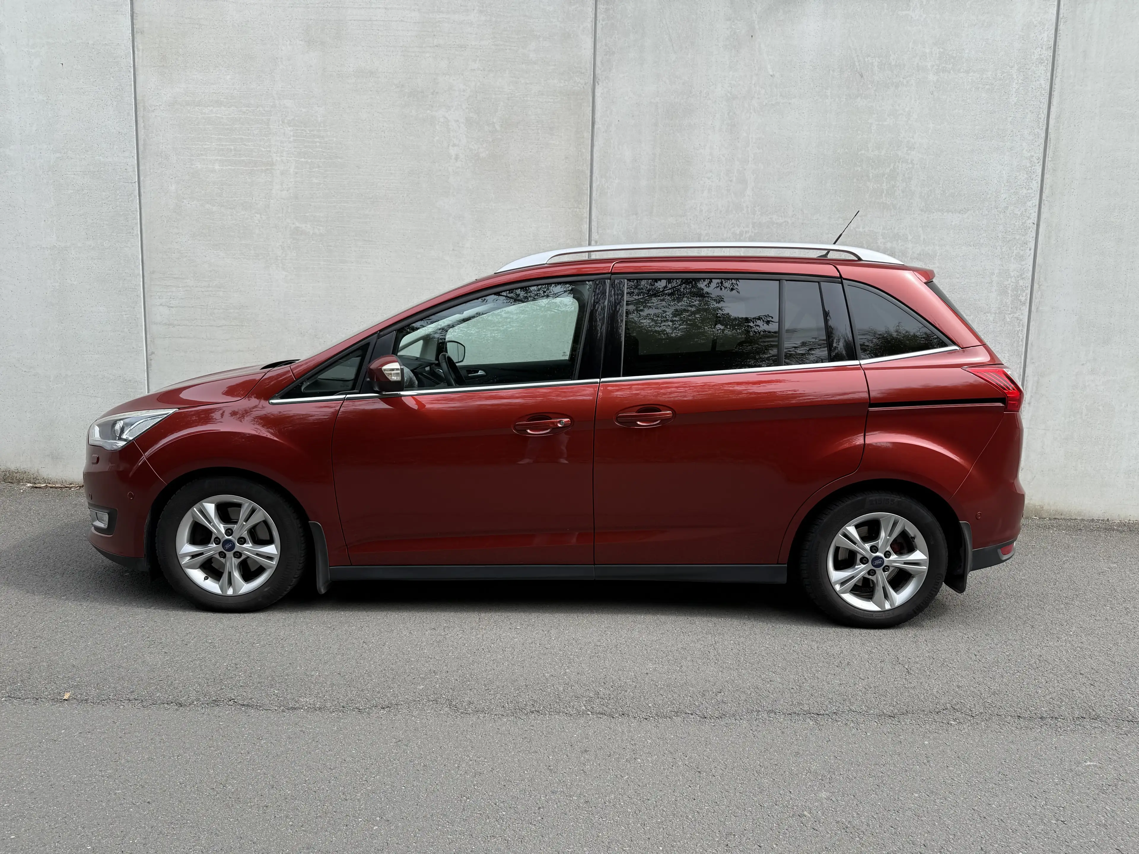 Ford Grand C-Max 1.5 Titanium / Automatique / Full Options ! — photo 2