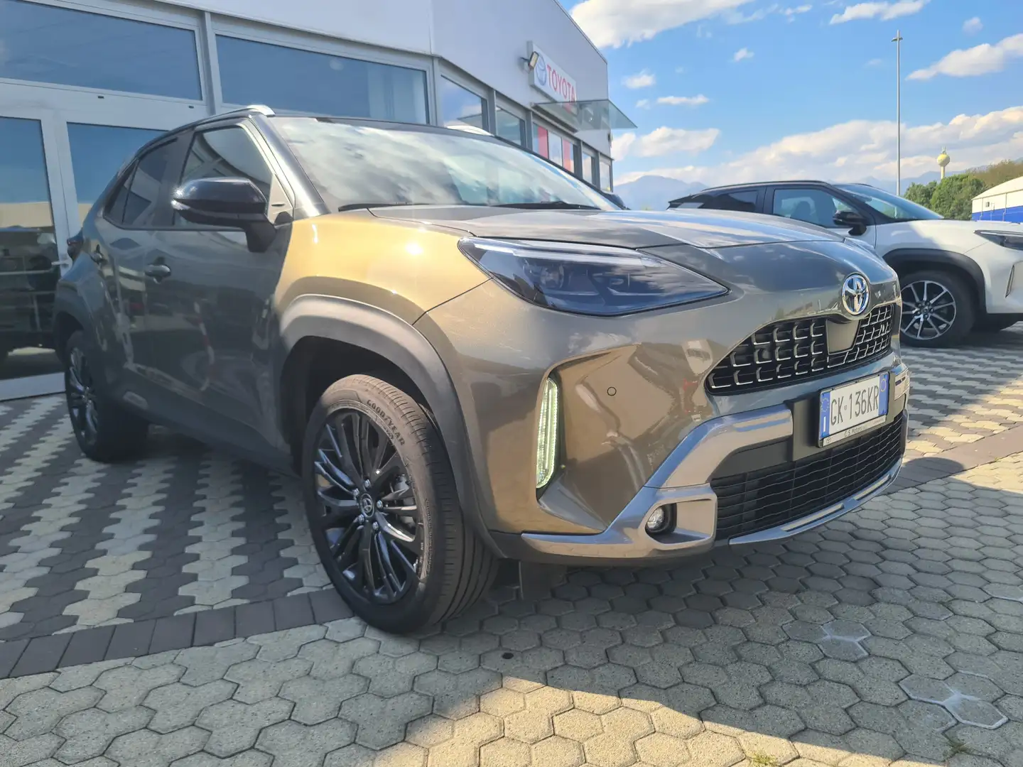 Toyota Yaris Yaris Cross Cross 1.5h Adventure AWD-i 116cv e-cvt Bronzo - 1