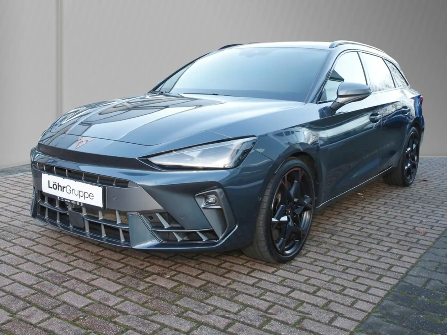 CUPRA Leon Sportstourer 2.0 TSI 4Drive VZ 19" Navi SideAssist Grau - 2