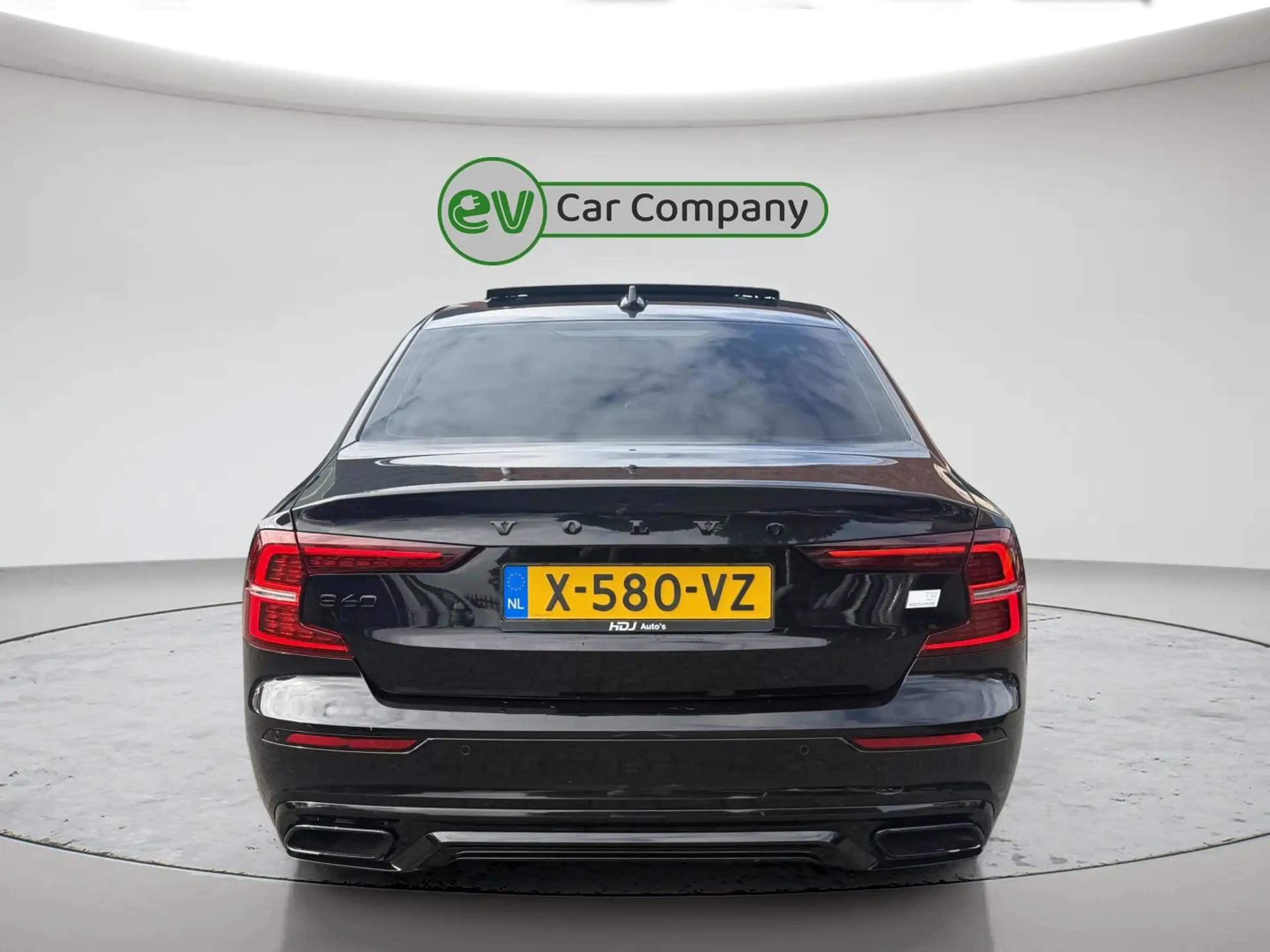 Volvo S60 2.0 Recharge T8 AWD R-Design | Bowers & Wilkins | — photo 5