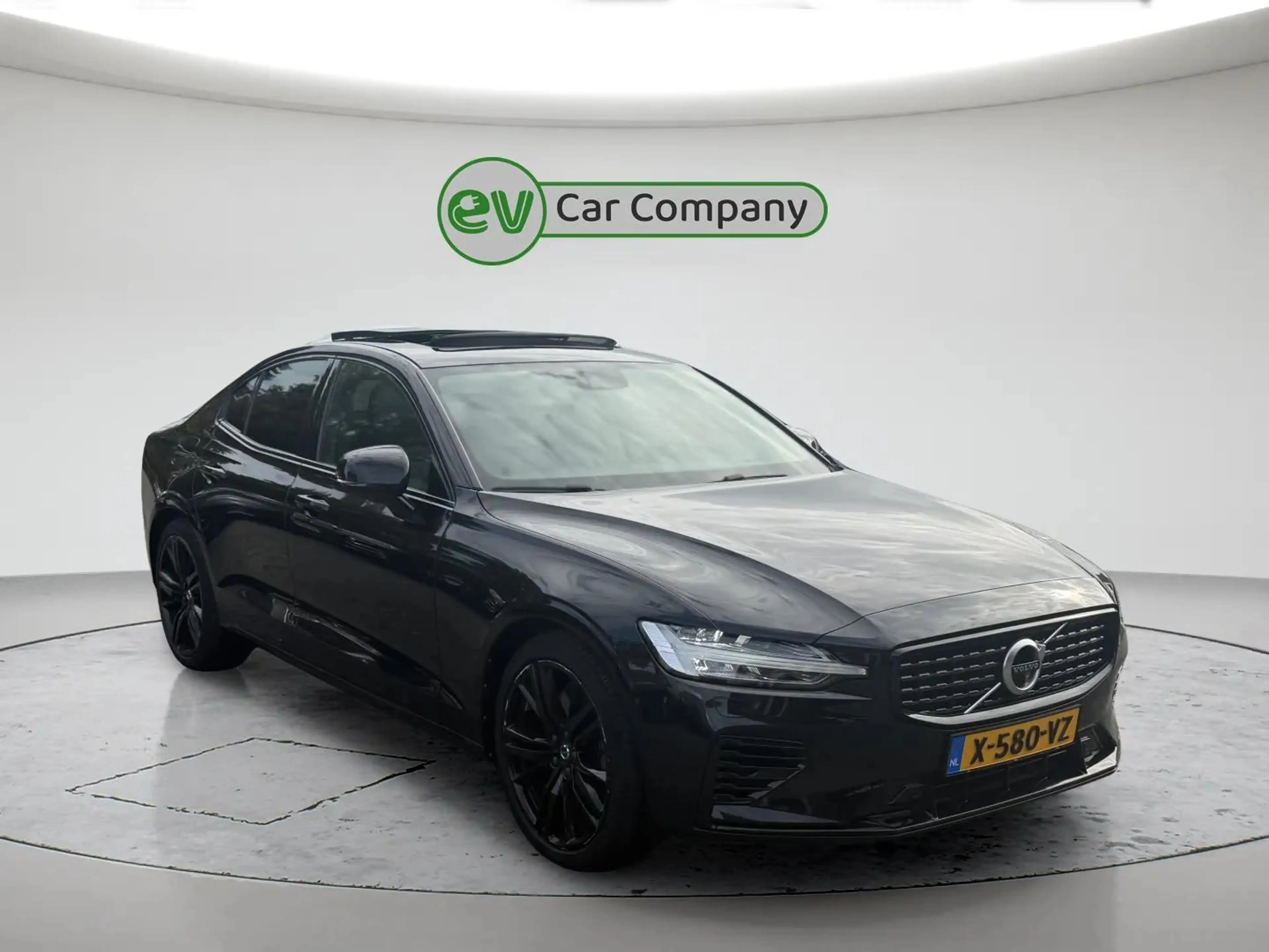 Volvo S60 2.0 Recharge T8 AWD R-Design | Bowers & Wilkins | — photo 2