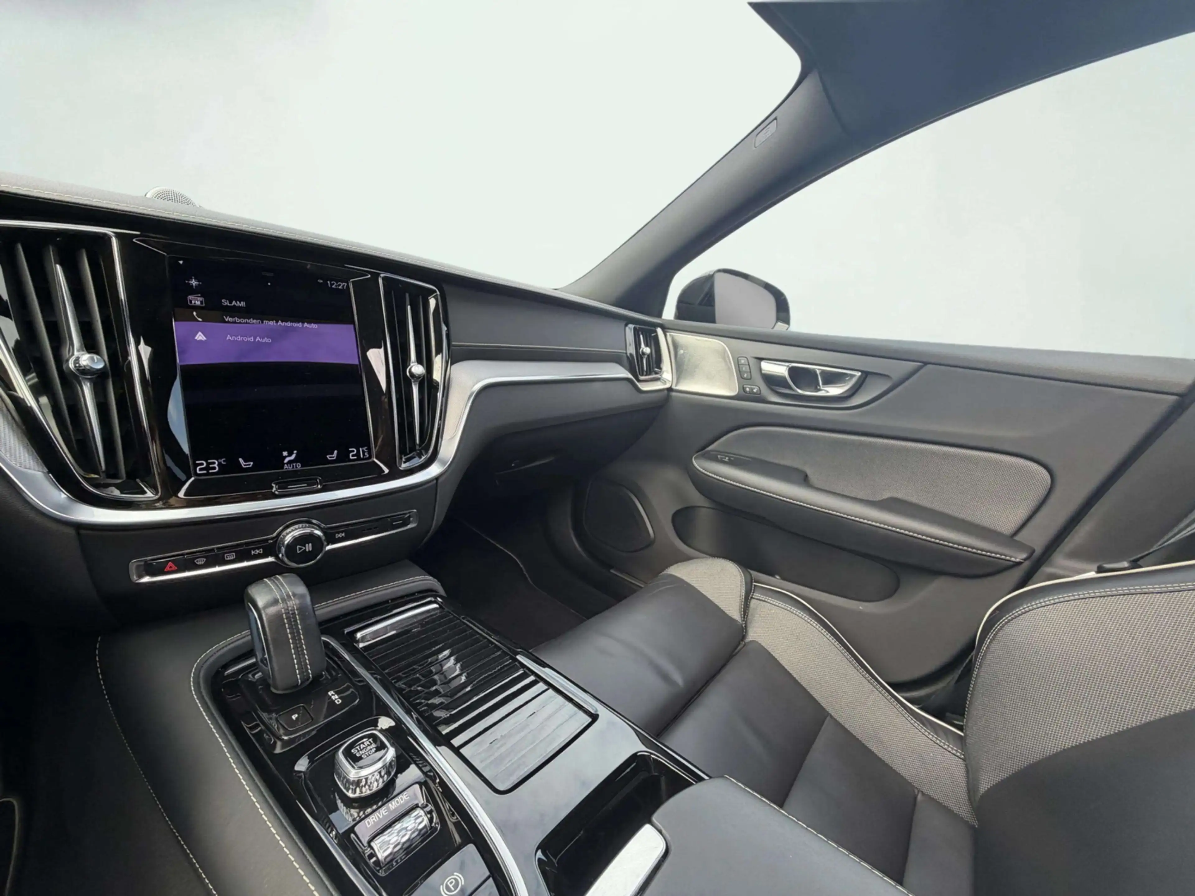 Volvo S60 2.0 Recharge T8 AWD R-Design | Bowers & Wilkins | — photo 11