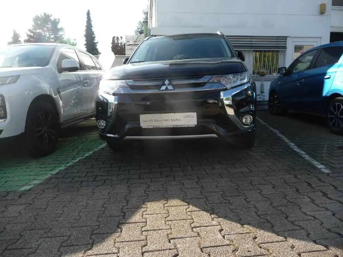 Mitsubishi Outlander PLUS Schwarz - 1