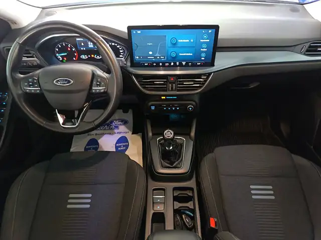 Ford Focus view 9