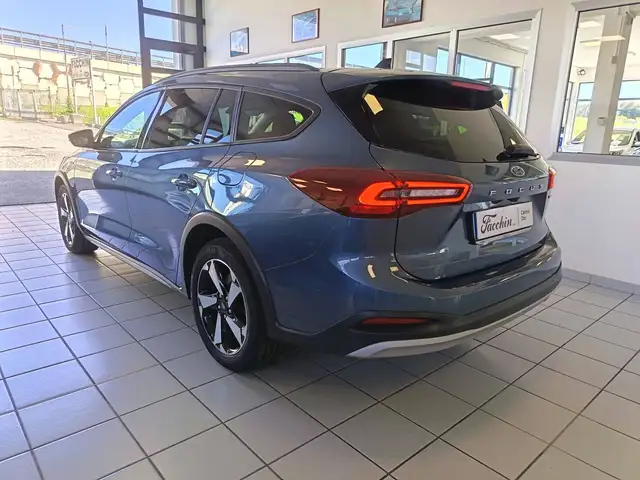 Ford Focus view 7