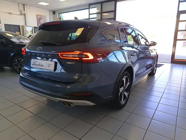 Ford Focus view 14