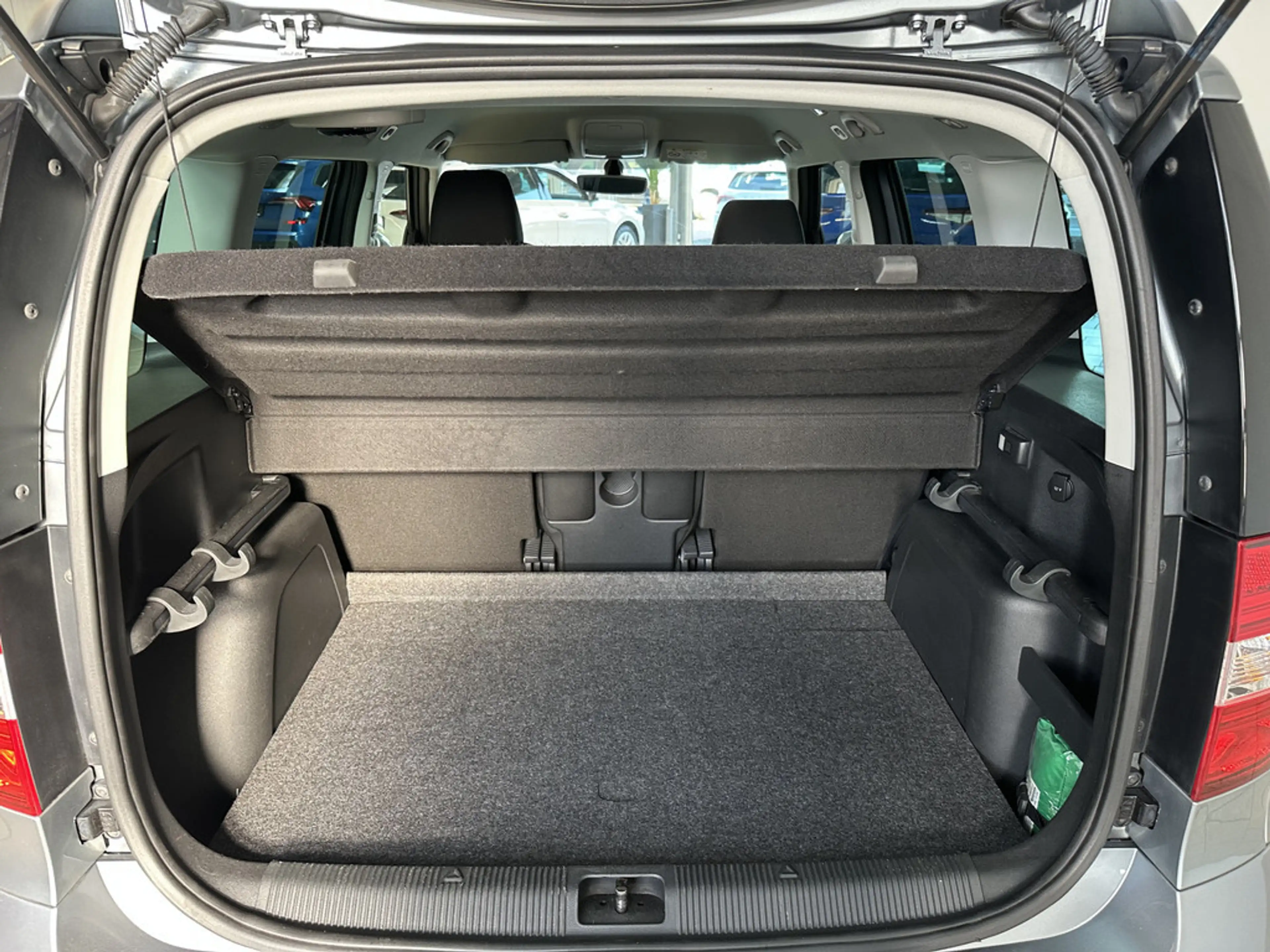 Skoda Yeti 2.0 TDI Joy 4x4 Green tec Navi AHK SHZ X — photo 10
