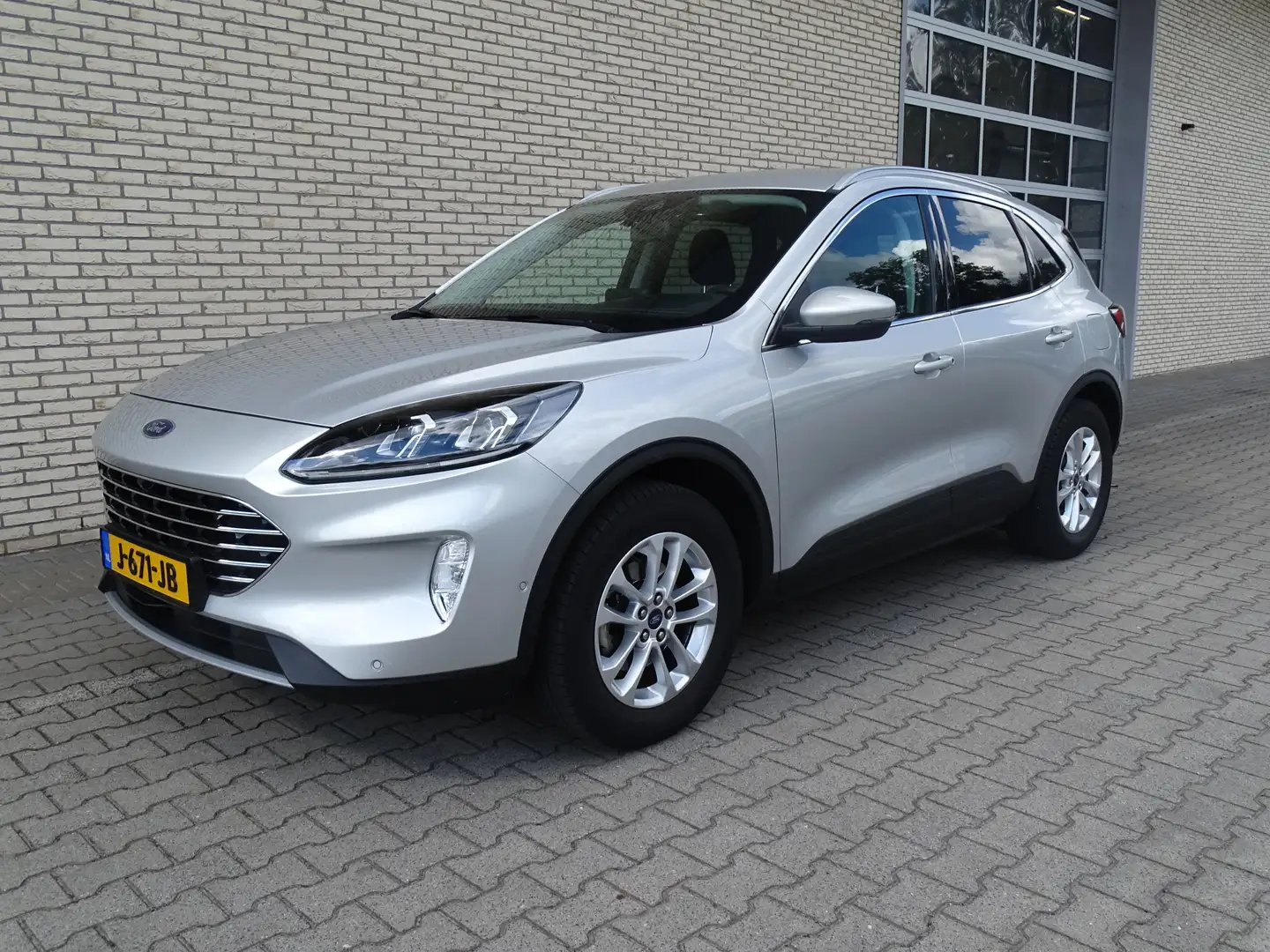 Ford Kuga 1.5 Turbo 150pk Titanium | eerste eigenaar | deale Gris - 2