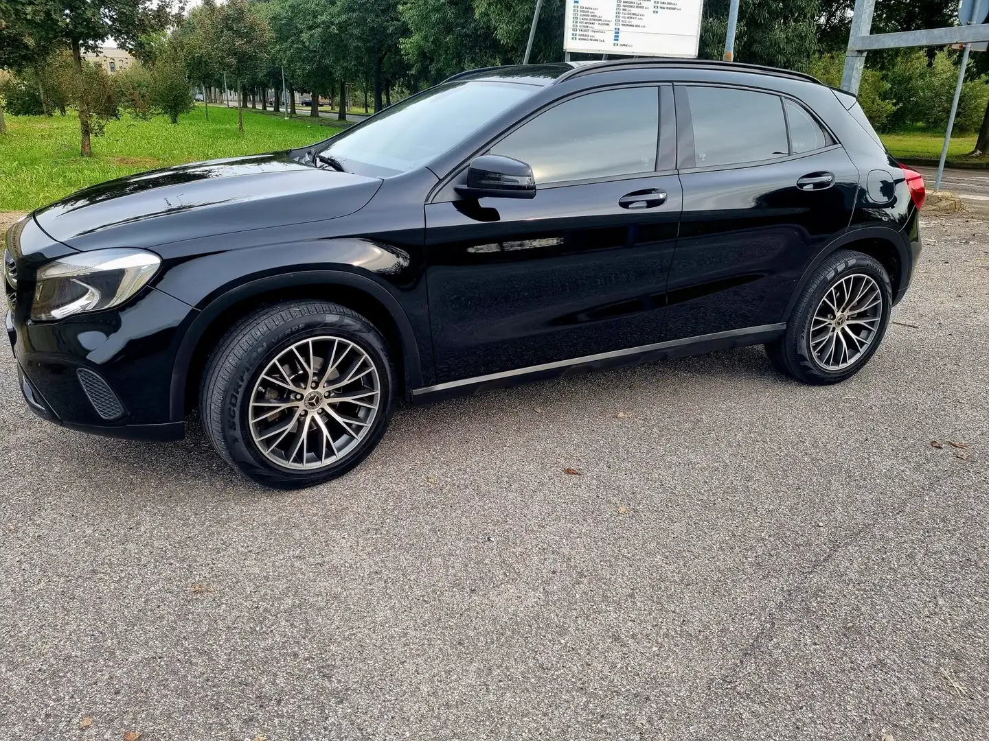 Mercedes-Benz GLA 180 GLA 180 d Business auto - 2