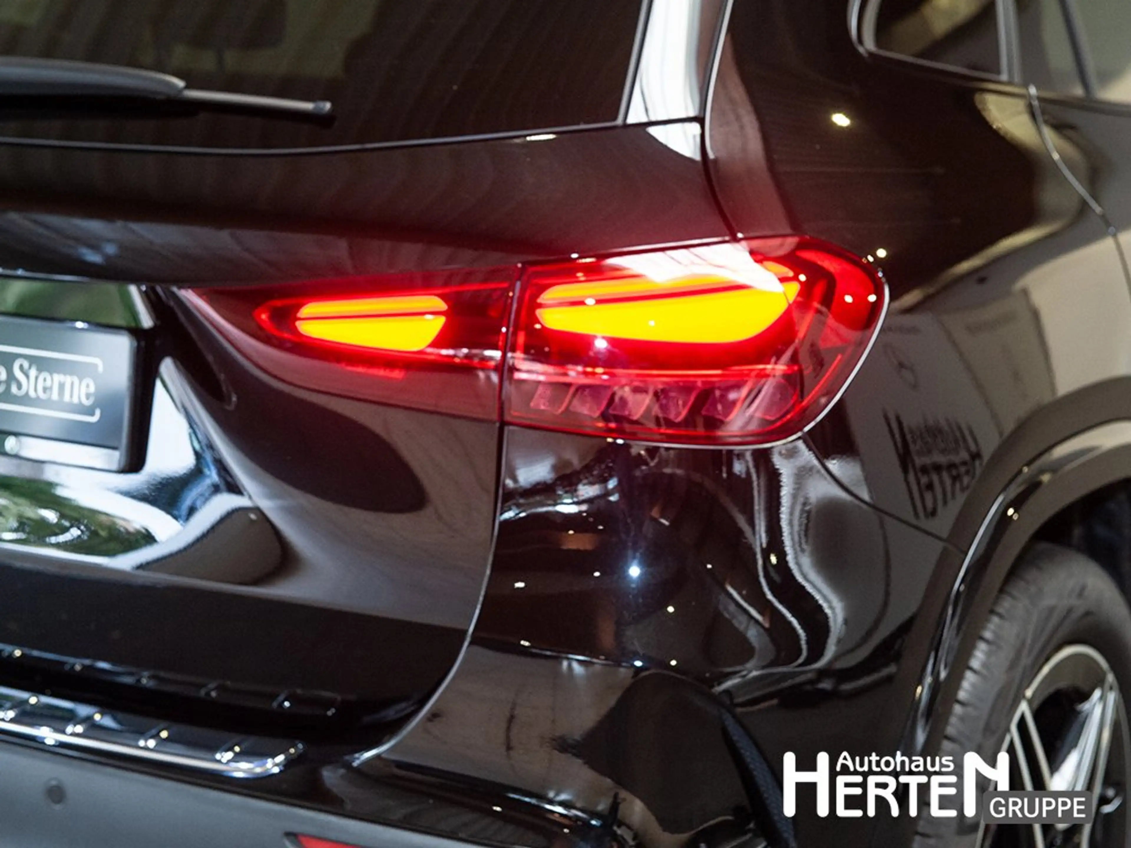 Mercedes-Benz GLA 200 + EDITION AMG+NIGHT+360°+AHK+KEYLESS+AMBI — photo 14