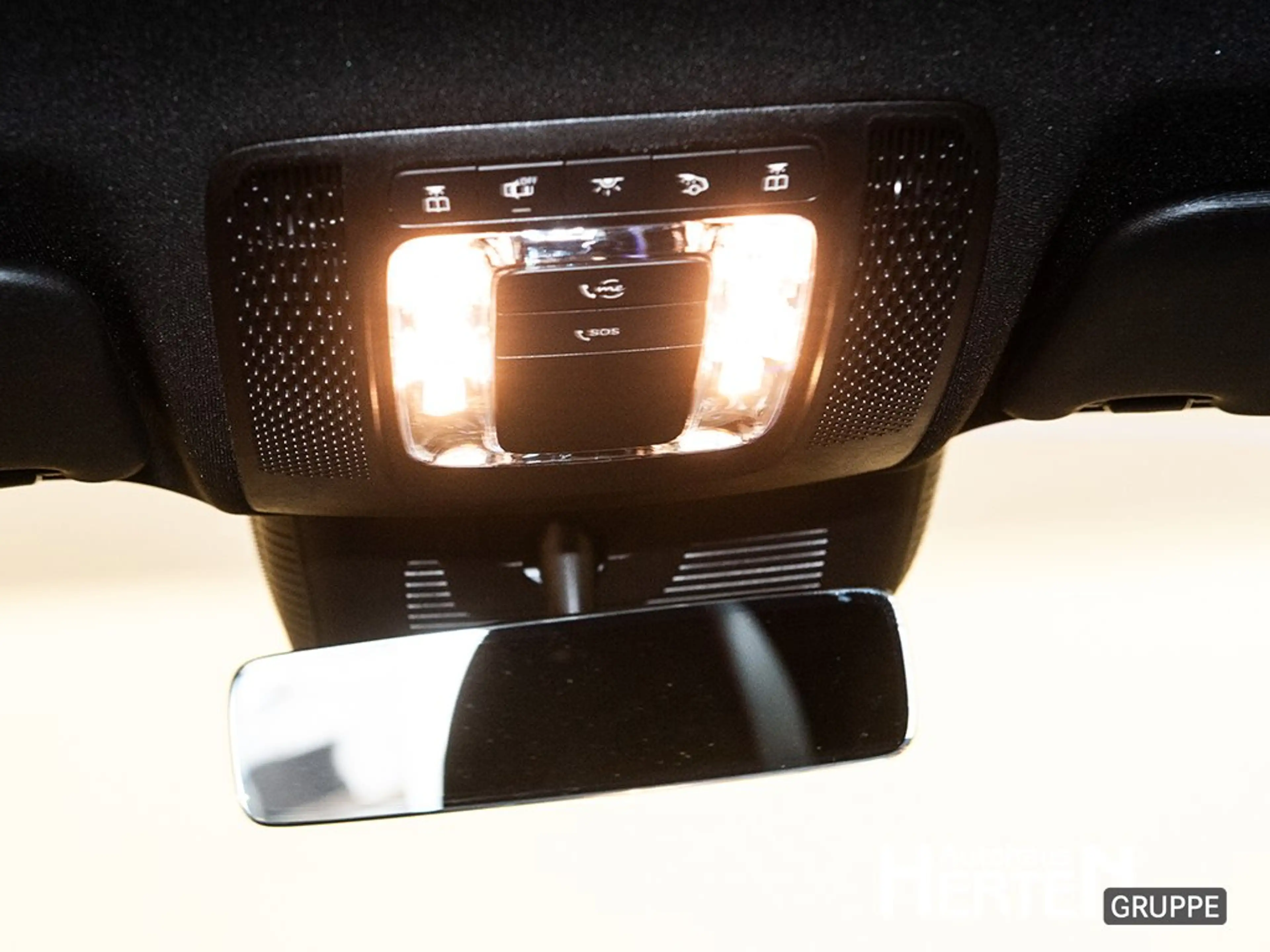 Mercedes-Benz GLA 200 + EDITION AMG+NIGHT+360°+AHK+KEYLESS+AMBI — photo 11
