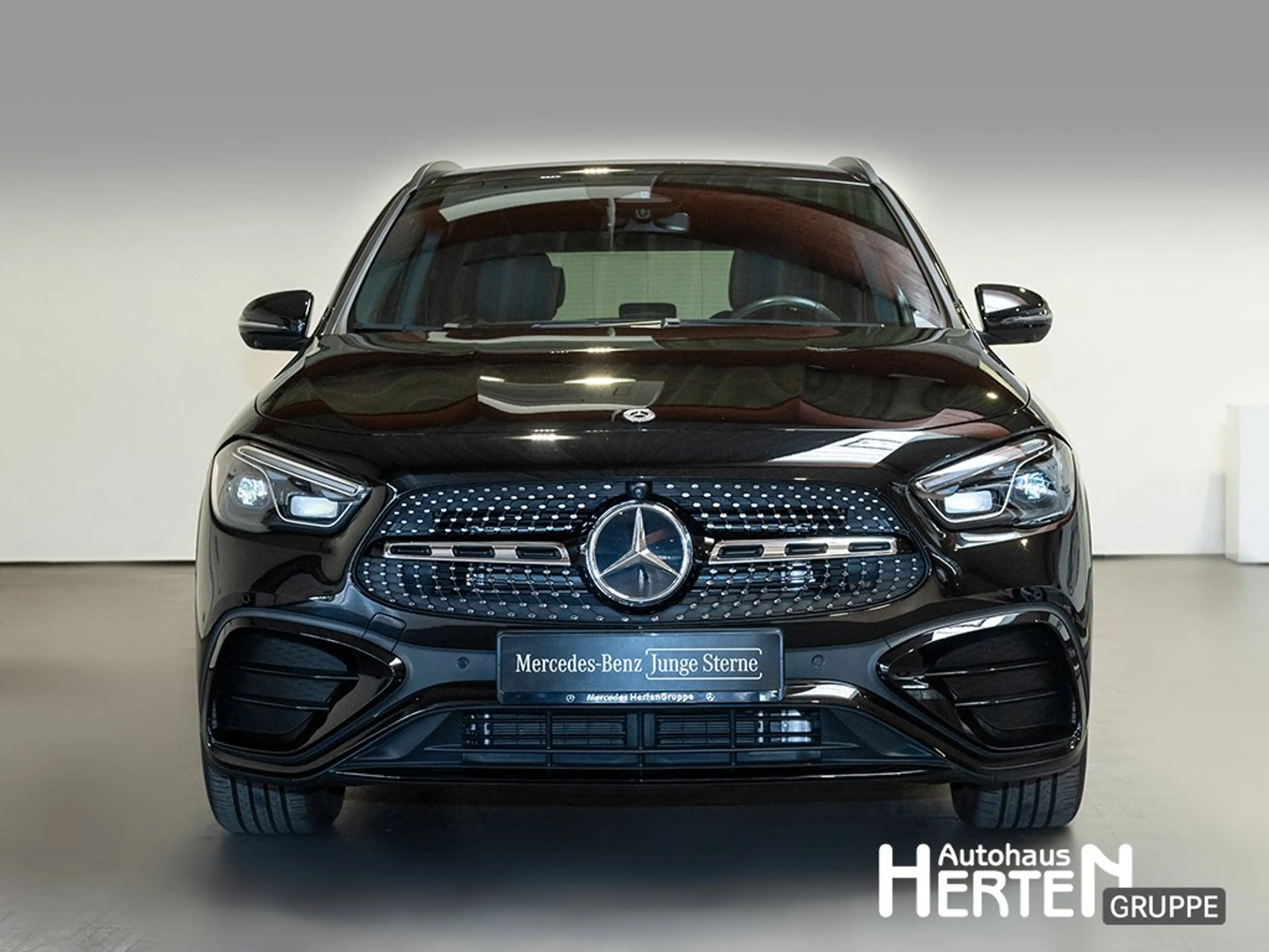 Mercedes-Benz GLA 200 + EDITION AMG+NIGHT+360°+AHK+KEYLESS+AMBI — photo 2