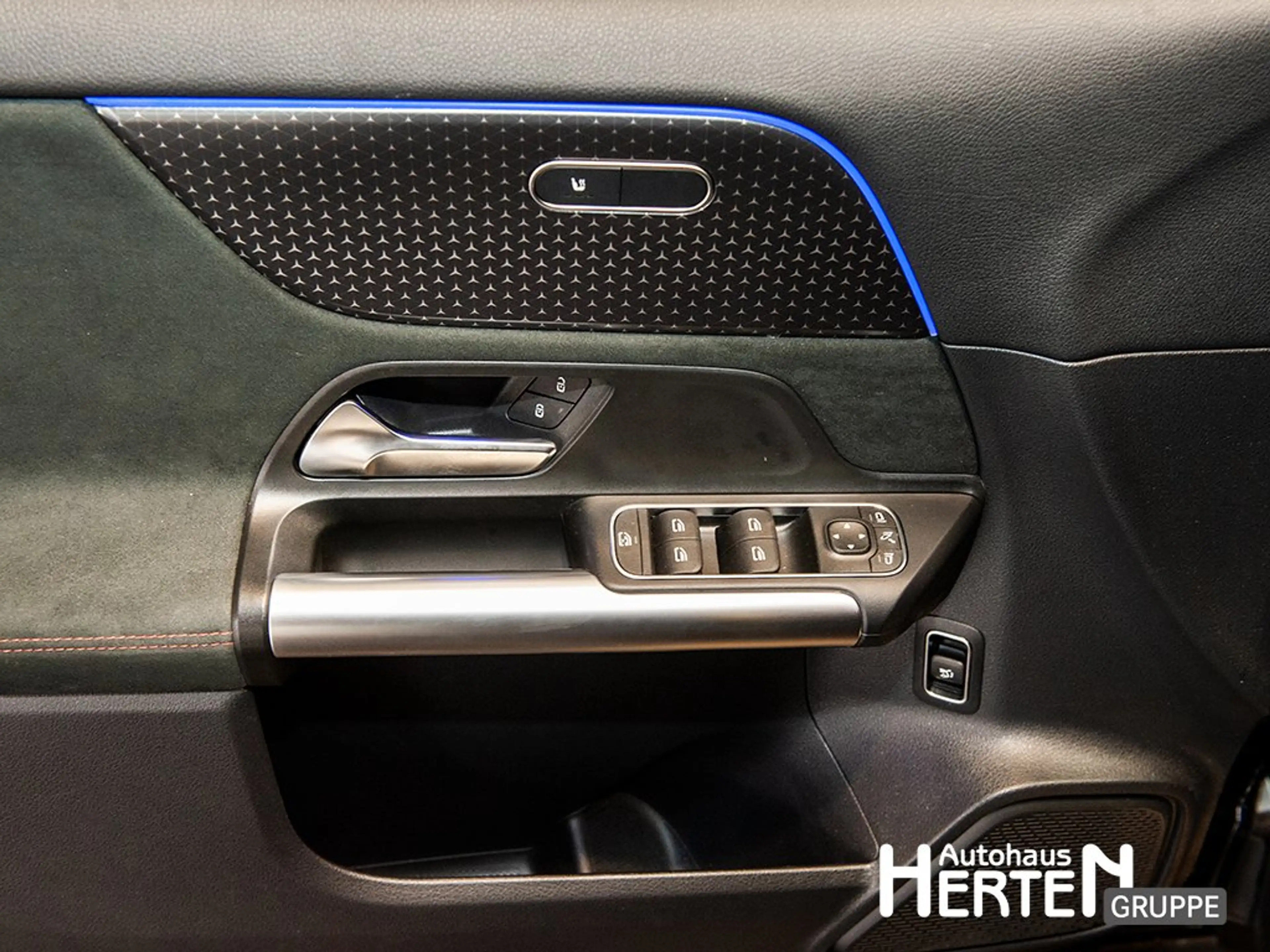 Mercedes-Benz GLA 200 + EDITION AMG+NIGHT+360°+AHK+KEYLESS+AMBI — photo 9