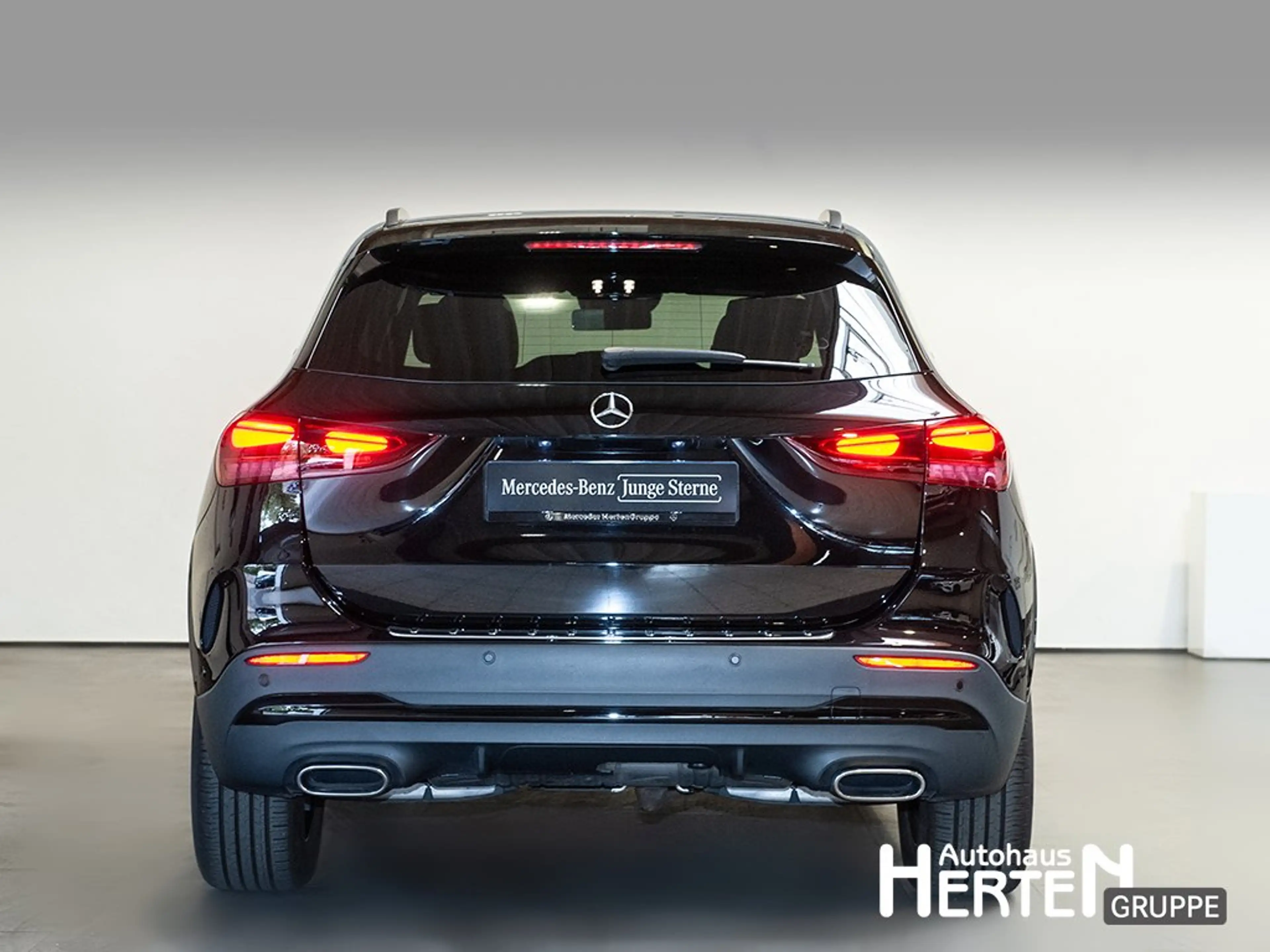 Mercedes-Benz GLA 200 + EDITION AMG+NIGHT+360°+AHK+KEYLESS+AMBI — photo 4