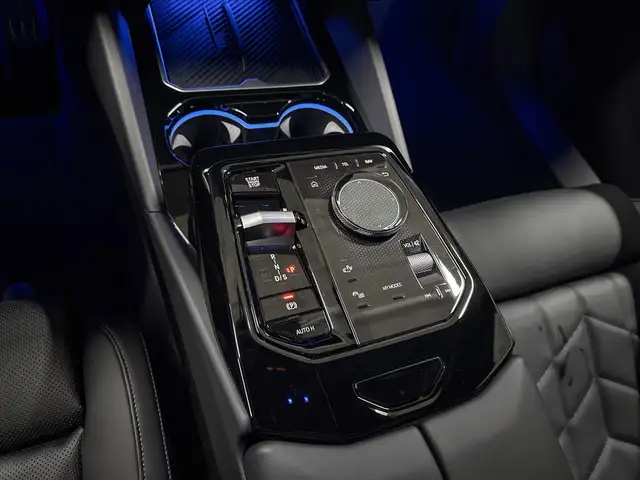 BMW 5 Series view 15