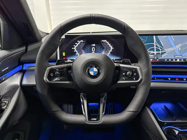 BMW 5 Series view 13